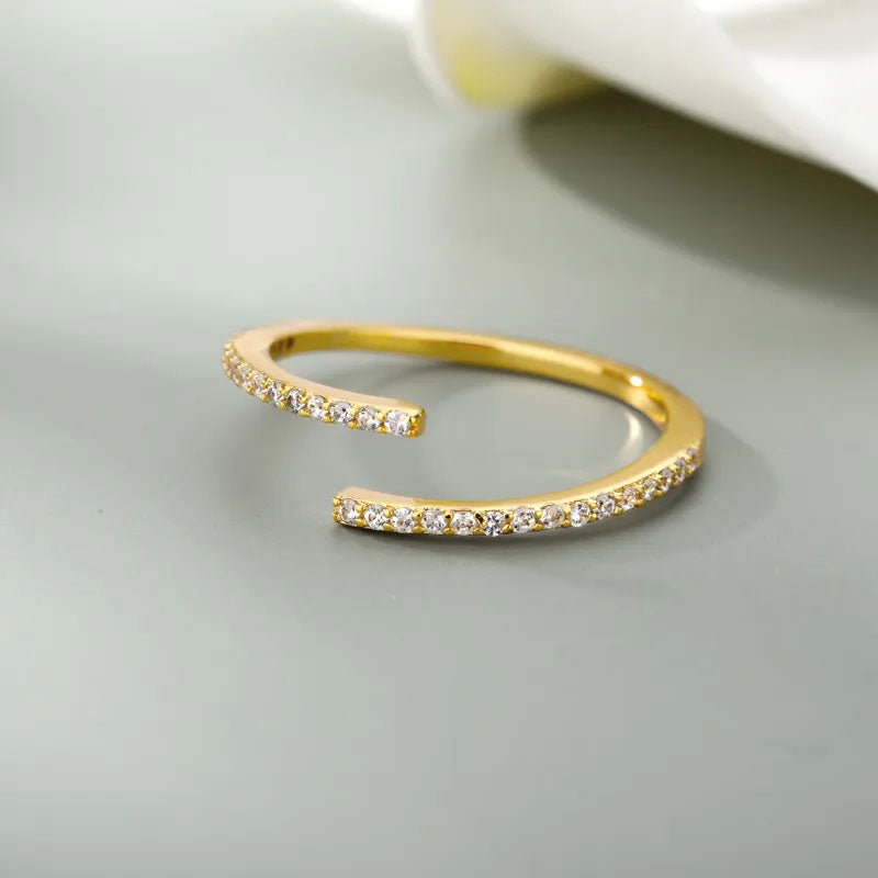 Clara | Classic Zirconia Ring 18K Gold