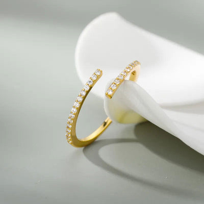 Clara | Classic Zirconia Ring 18K Gold