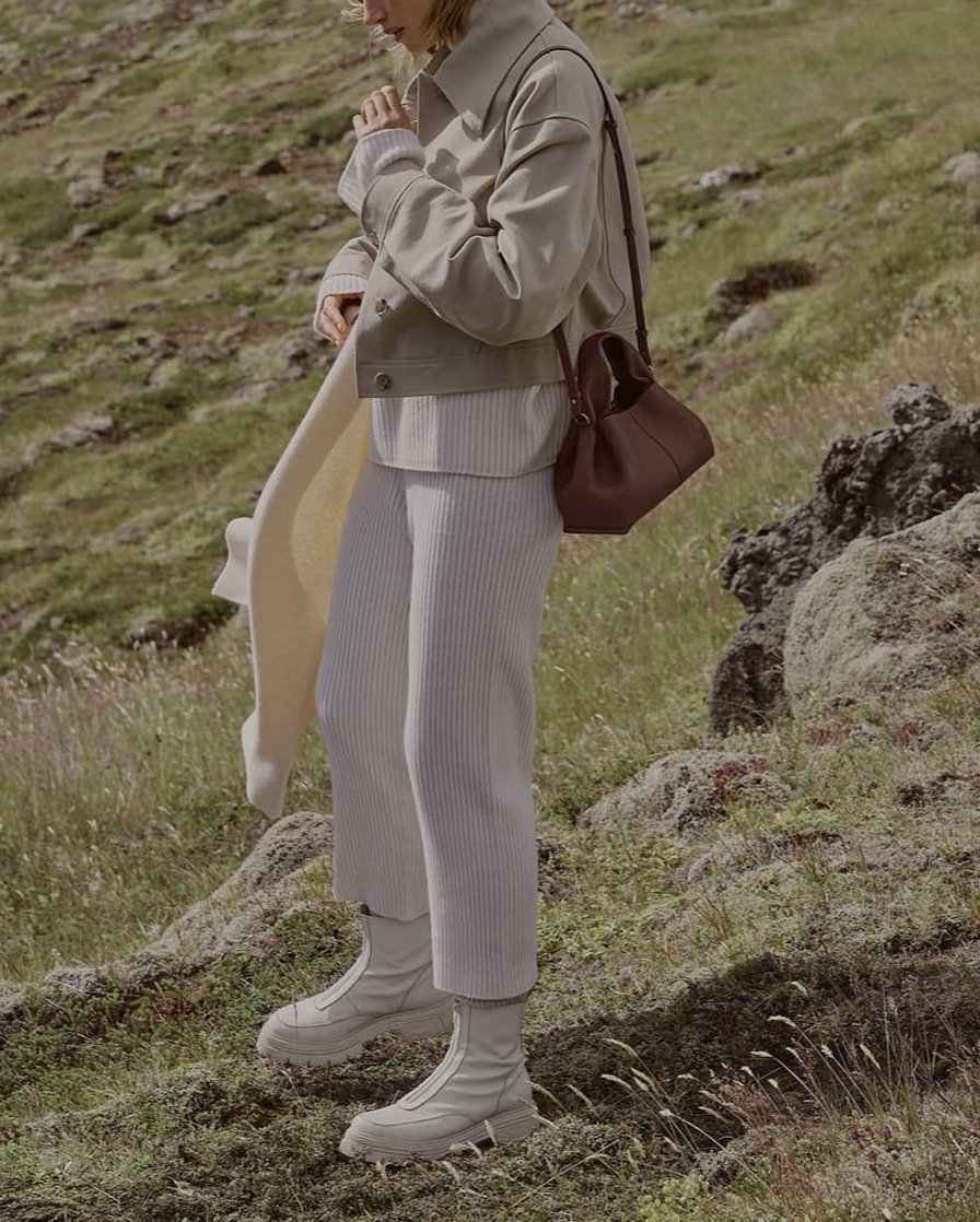 Clara | Stylish Travel Companion