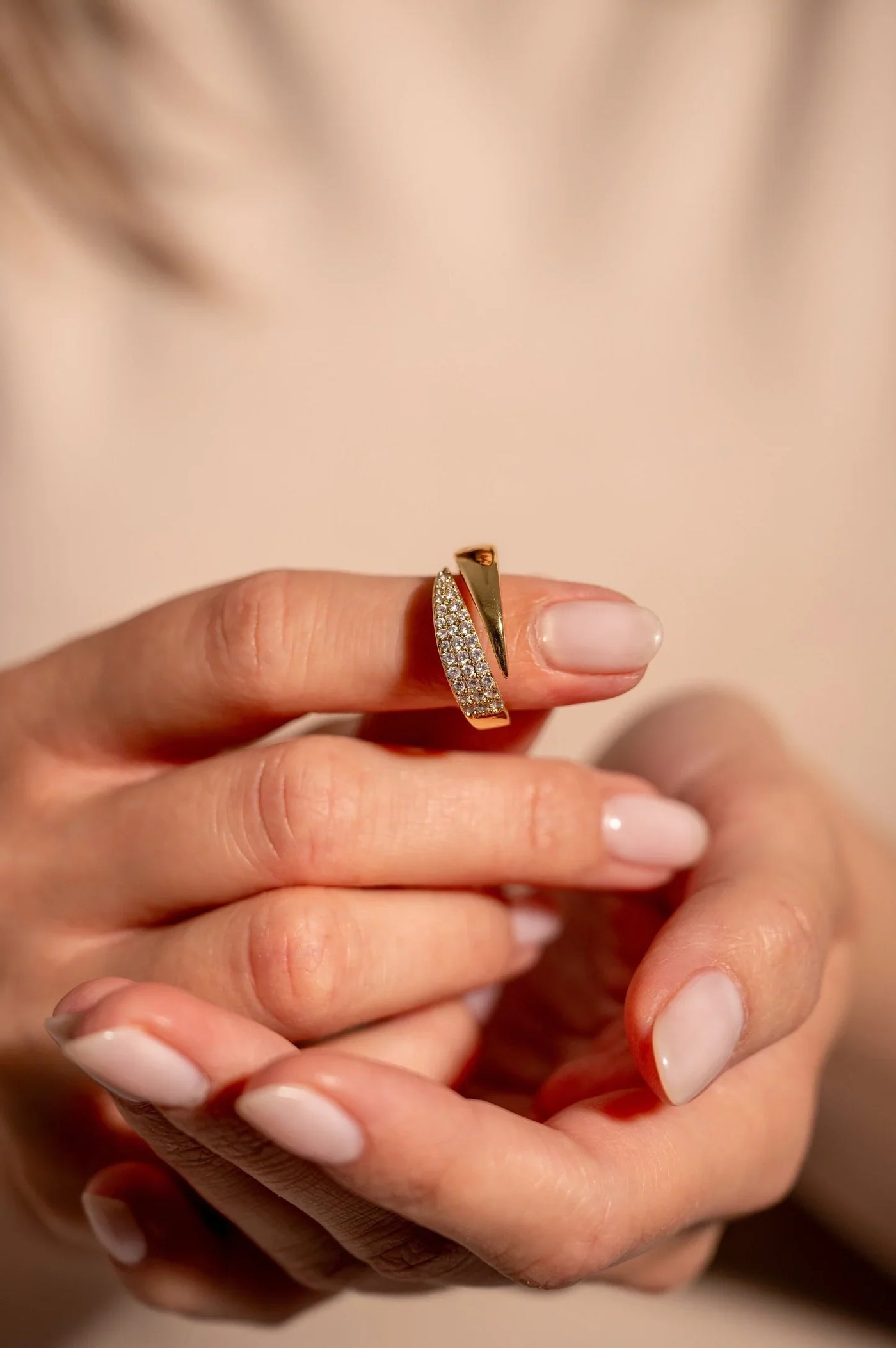 Elegante Gouden Ring met Fonkelstenen